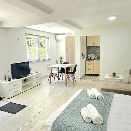 Modern Studio In Heart Of Old Town Sarajevo Exterior photo